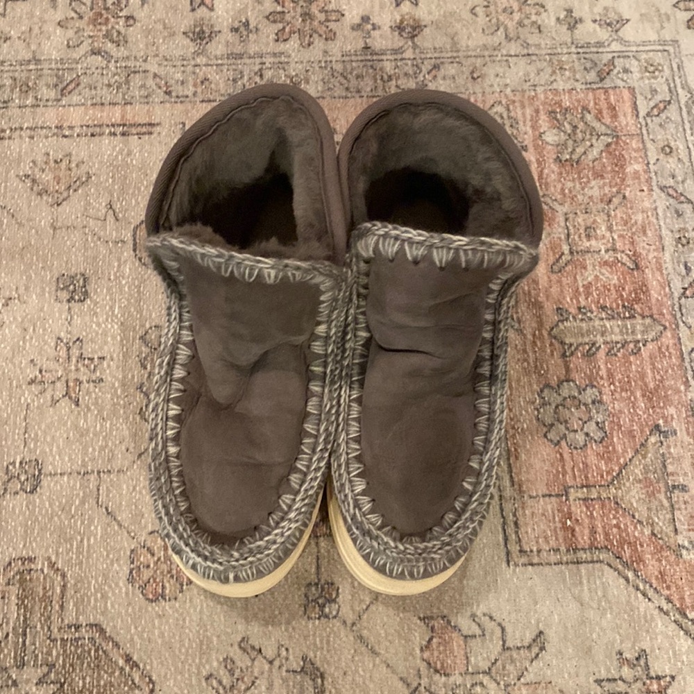 MOU Boot Sneaker Dupes